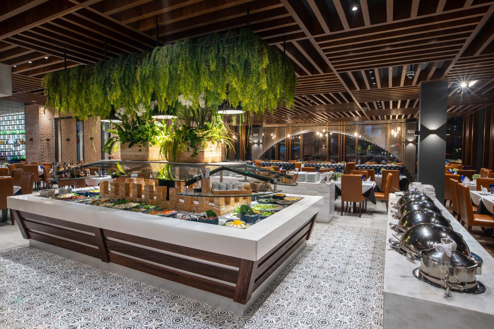 Salad area and dining room of Panama location