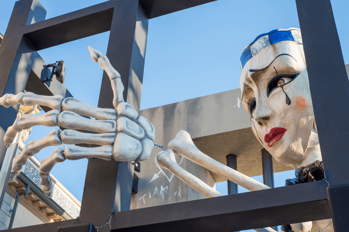 parade float with harlequin sculpture